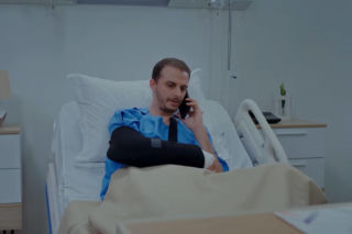 Dziedzictwo, odcinek 1020: Sinan nie wierzy w miłość Kivanca do Aynur. Podejrzewa, że jego rywal kocha inną kobietę