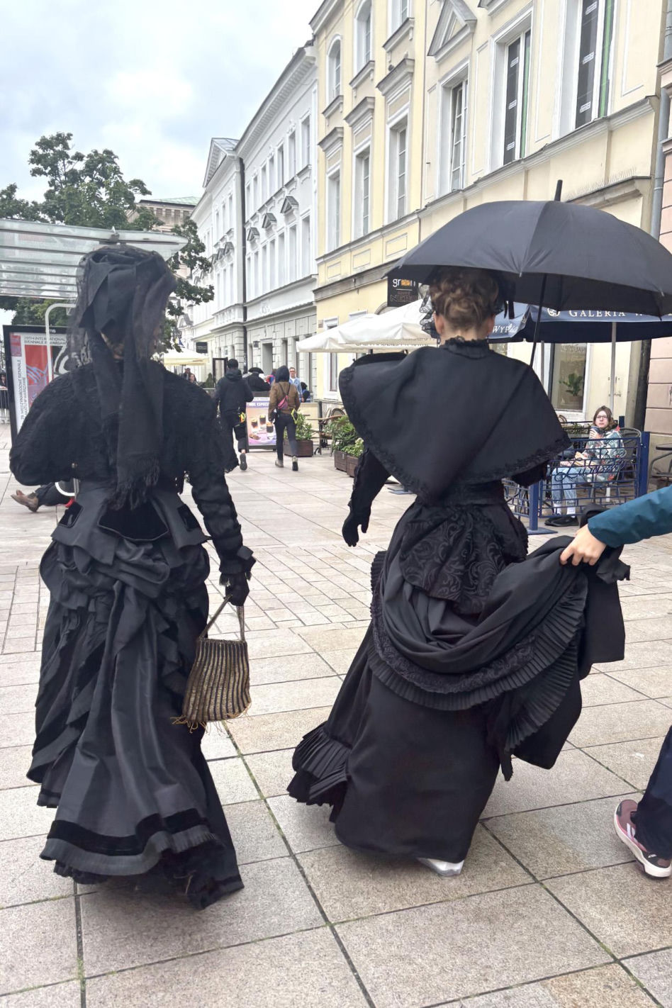 "Lalka" w szlafroku 