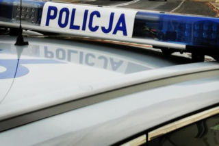 Zatrzymania w Kępnie i Zduńskiej Woli. Sfingowali kradzież auta i wpadli z nielegalnymi papierosami