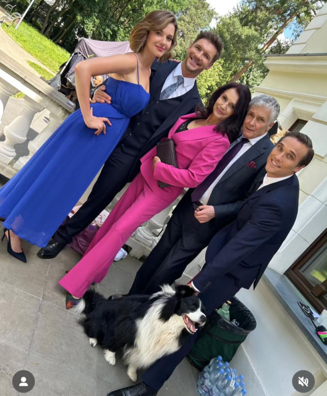 M jak miłość po wakacjach. Małgorzata (Aleksandra Pieczyńska), Olek (Maurycy Popiel), Ania (Alina Szczegielniak), Erwin (Andrzej Dopierała), Marcin (Mikołaj Roznerski)