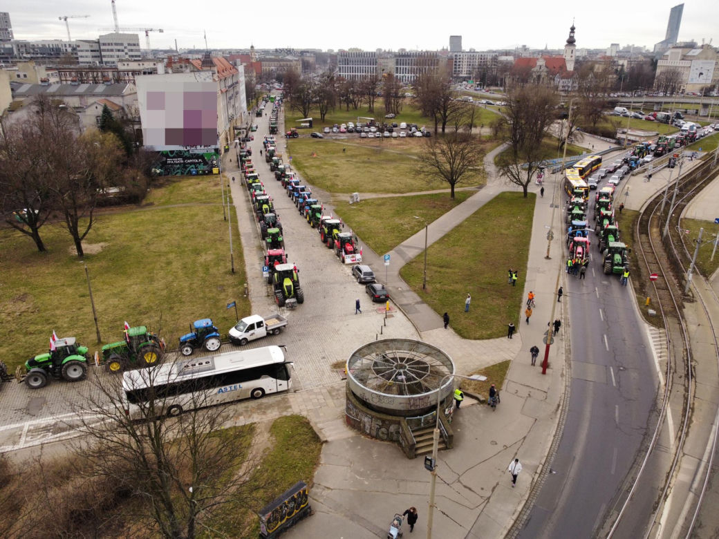 Totalny najazd na Wrocław, traktory na ulicach. Zgromadzenie rolników rozwiązane!