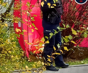 Makabra na Ursynowie. Mężczyzna wyleciał z 11 piętra 