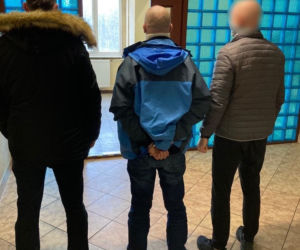 Katowice: Wpadli do mieszkania i brutalnie pobili 40-latka. Jeden ze sprawców miał 17 lat! Poszkodowany przeszedł operację