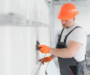 Płyty gipsowo-kartonowe: rodzaje, właściwości i montaż