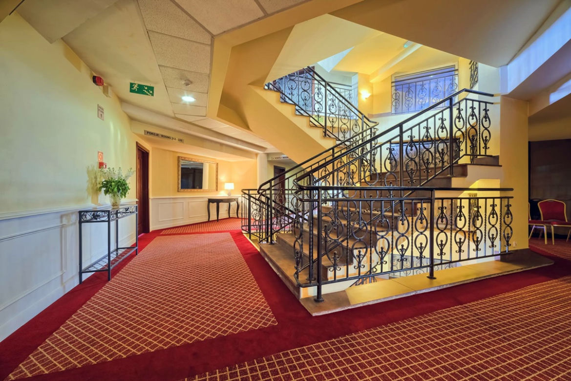 Hotel Grand w Częstochowie wystawiony na sprzedaż