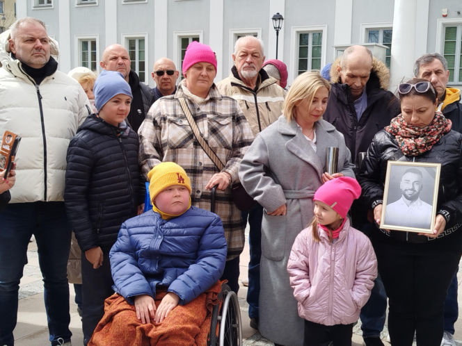 Siedlczanie uczcili minutą ciszy pamięć o zmarłym pośle Łukaszu Litewce