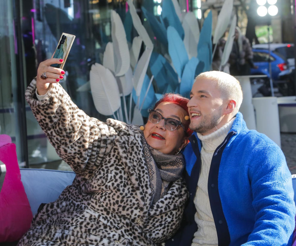 Joachim Zeiske i Izabela Zeiske robią wspólne selfie. O metamorfozach gwiazd Gogglebox przeczytasz na VOX FM.