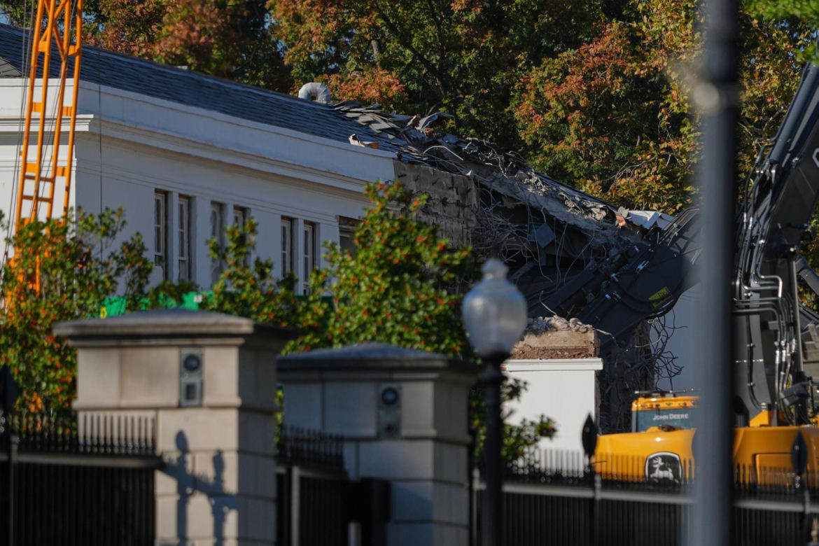 Szok! Biały Dom częściowo zburzony. Już wiadomo, co się stało