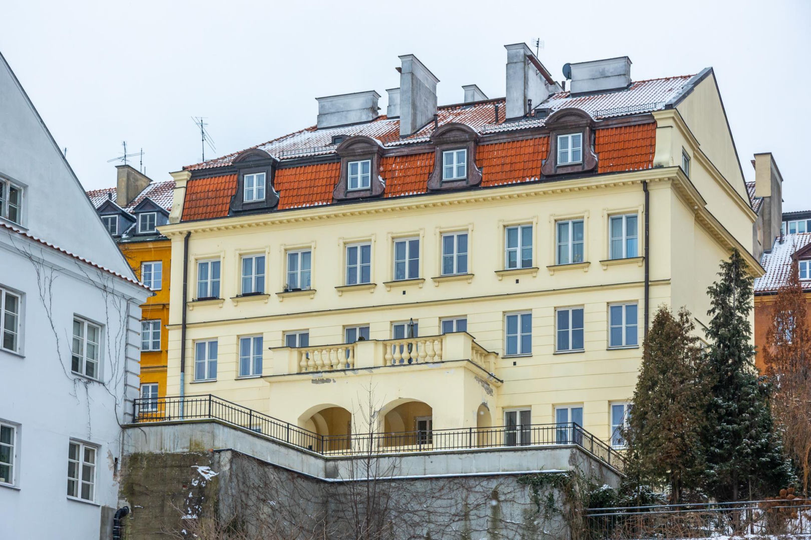 Dom Profesorów na ul. Brzozowej w Warszawie