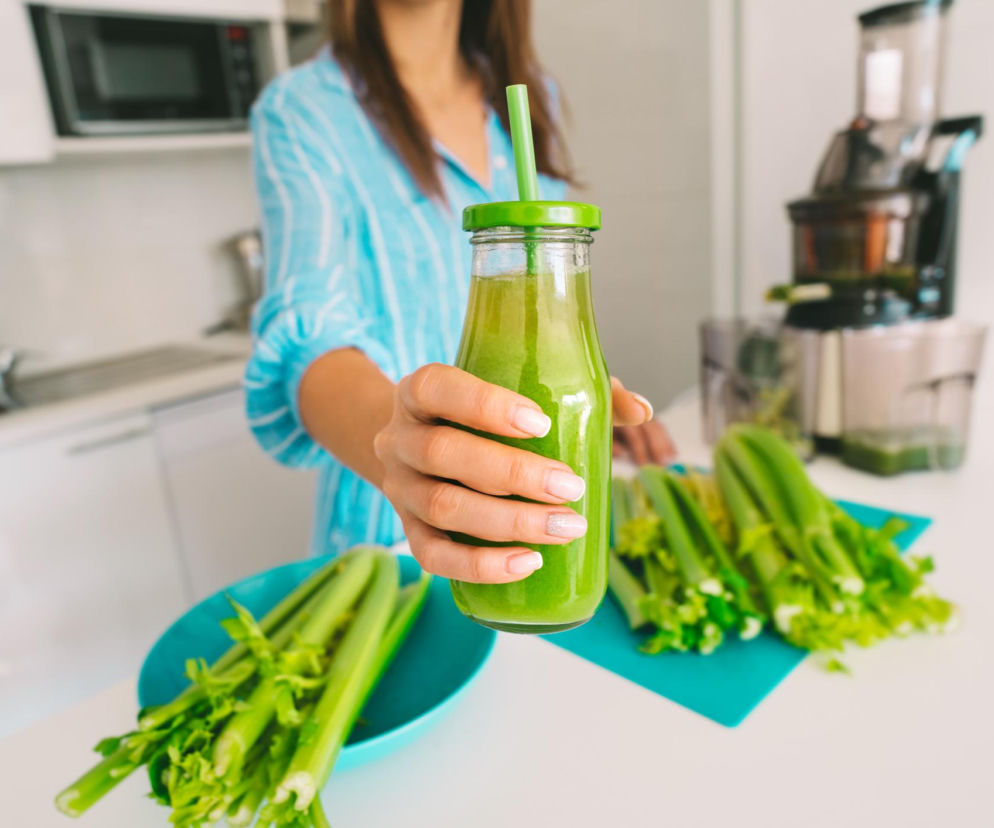 Co się dzieje z organizmem, gdy codziennie pijesz sok z selera? Badania pokazują konkretne zależności