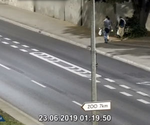 Bezczelna złodziejka z Krakowa! Obrabowała śpiącego na przystanku