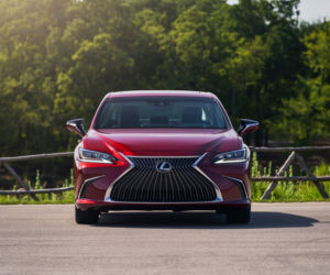 Lexus ES z napędem AWD