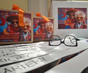 Starachowice. Moda, która nie zna metryki! Międzypokoleniowe show w Centrum Kreatywności Pałacyk