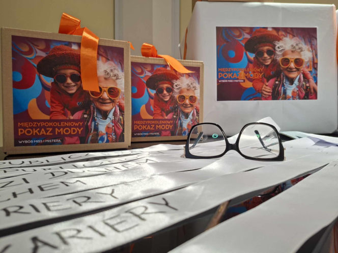 Starachowice. Moda, która nie zna metryki! Międzypokoleniowe show w Centrum Kreatywności Pałacyk