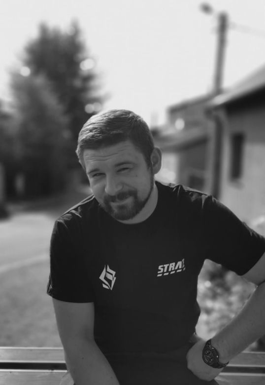 Śląskie: Ratownik Michał zginął po wypadku karetki. Zostawił piękną narzeczoną i córeczkę Zuzię