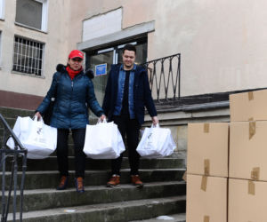 Rozdaliśmy świąteczne paczki potrzebującym. Nie brakowało wzruszeń