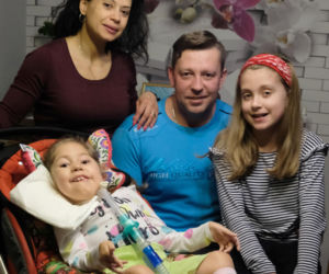 Uratowali ludzi z płonącego mieszkania
