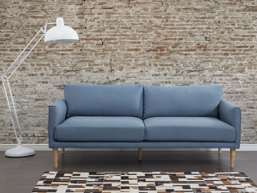 Szara sofa do salonu