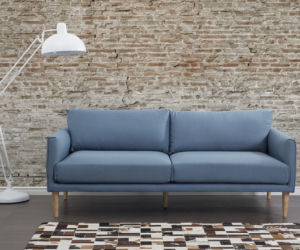 Szara sofa do salonu