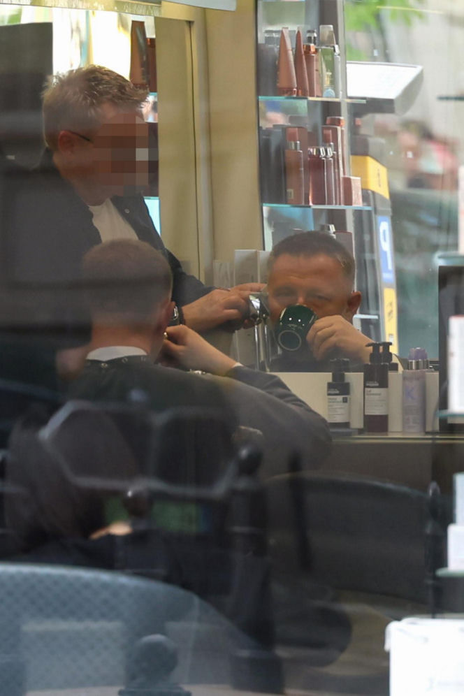 Minister Kierwiński wpadł do fryzjera