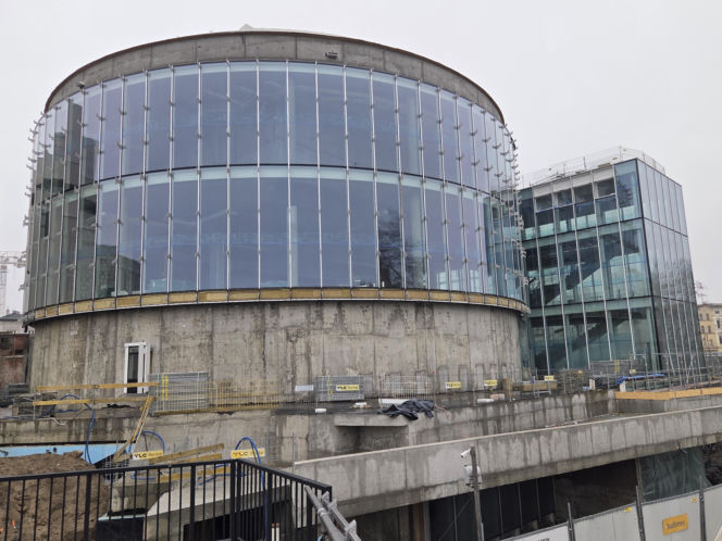 Duże opóźnienie rozbudowy Opery Nova. IV krąg wciąż w budowie