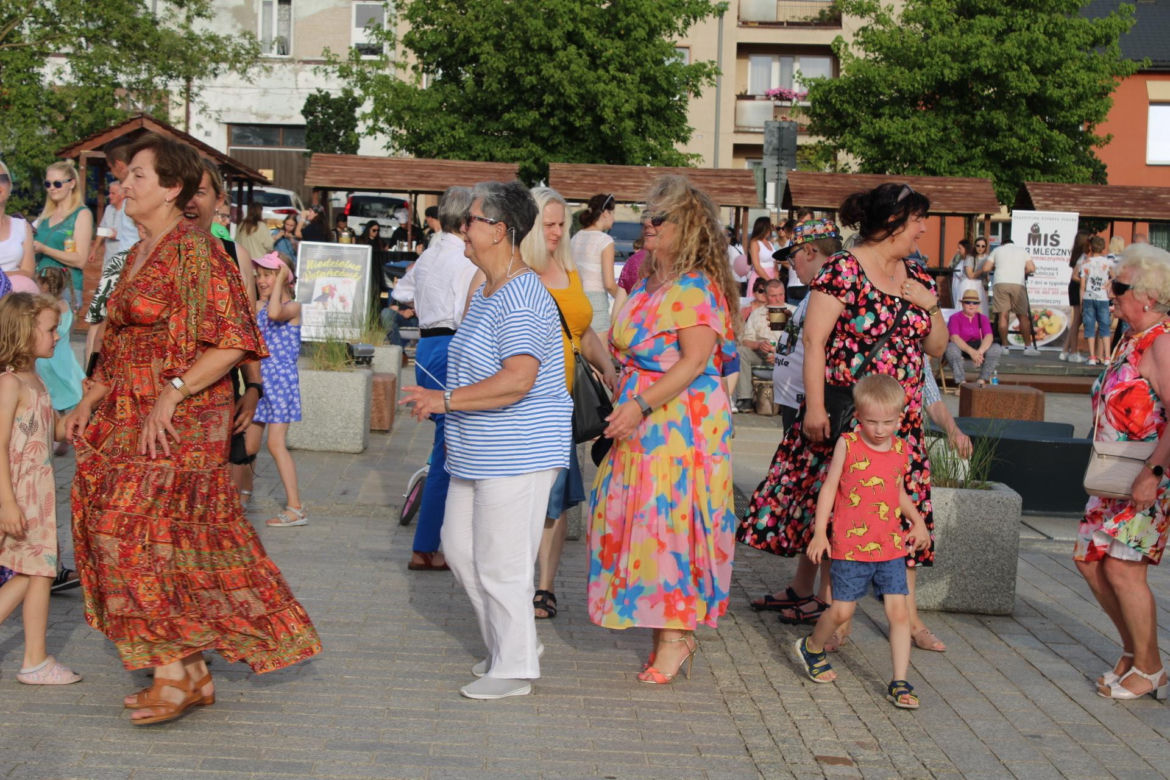 POTAŃCÓWKA NA RYNKU. Tak bawią się mieszkańcy Starachowic 06.2024