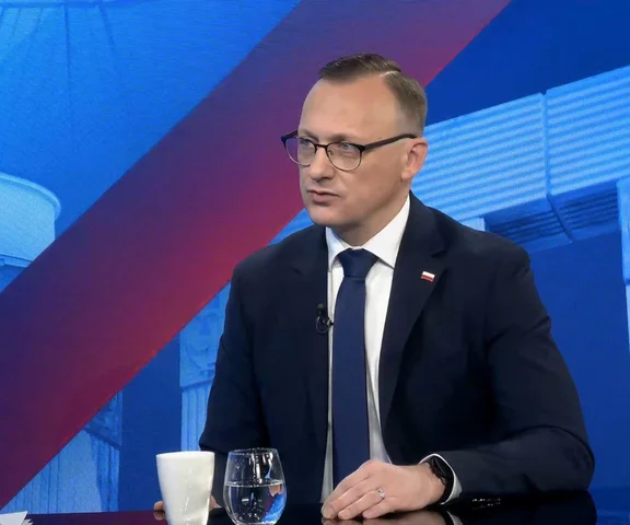 Leśkiewicz: Sikorski powinien odwołać Łukasiewicza z placówki w Kijowie