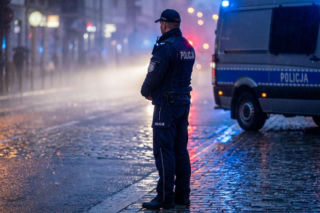 O krok od tragedii. 89-latka nie mogła się podnieść