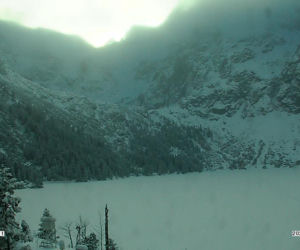 Śnieg w Tatrach. Trudne warunki na szlakach