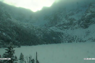 Śnieg w Tatrach. Trudne warunki na szlakach