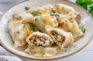 Pierogi nowodworskie. Regionalny przysmak z Lubelszczyzny o zaskakującym, słodko-słonym smaku