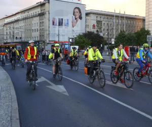 Masa Krytyczna przejechała ulicami Warszawy. Gigantyczne korki w trzech dzielnicach [GALERIA]