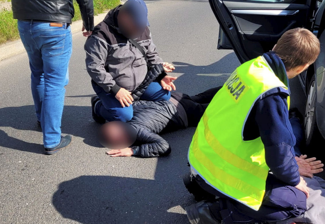  Warszawa. Policjanci odzyskali dwa kampery skradzione w Niemczech. Zatrzymano pięciu złodziei!
