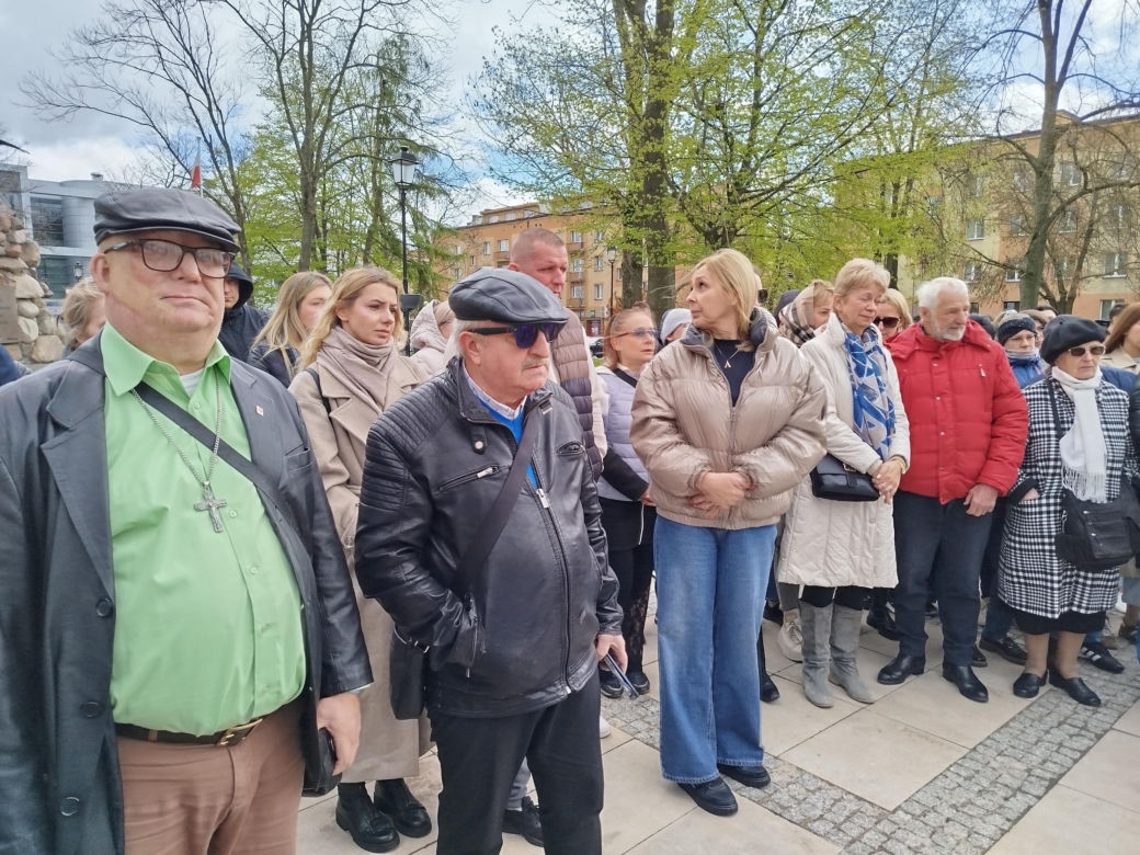 Siedlczanie uczcili minutą ciszy pamięć o zmarłym pośle Łukaszu Litewce