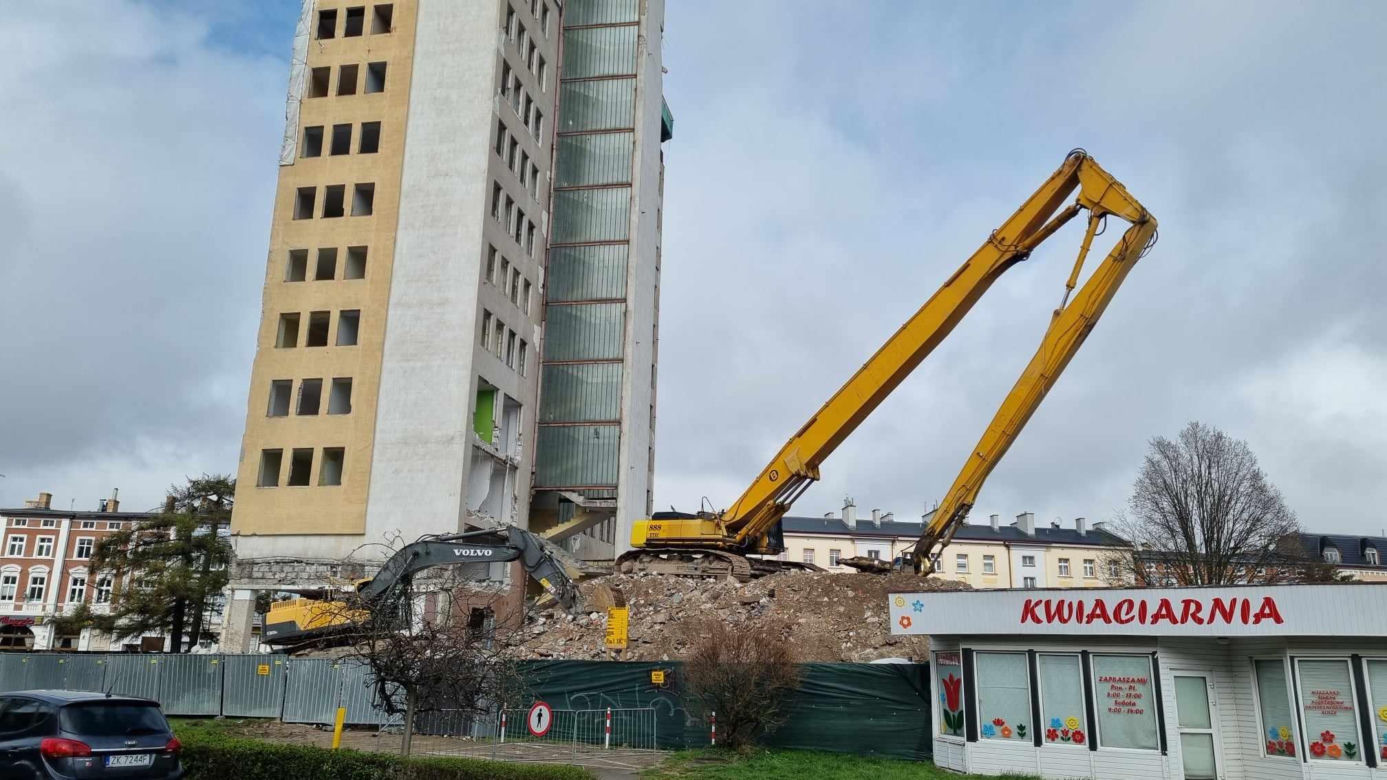 Rozbiórka "Związkowca" wstrzymana