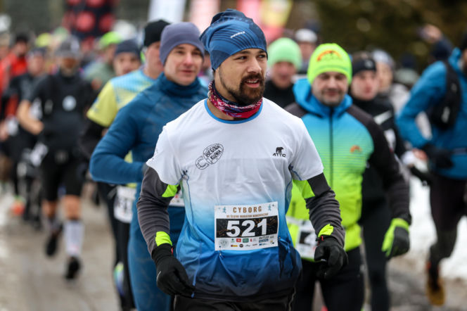 Wystrzał startera zamiast szampana. Tłumy powitały Nowy Rok na XX Śląskim Maratonie Noworocznym Cyborg