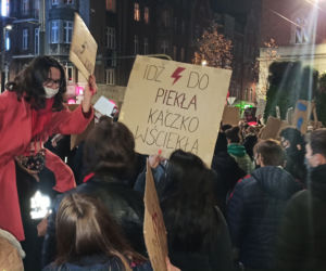 Protest kobiet w Katowicach. Ponad 20 tysięcy osób demonstrowało na rynku i katowickich ulicach. Takich tłumów Katowice jeszcze nie widziały [ZDJĘCIA, WIDEO]