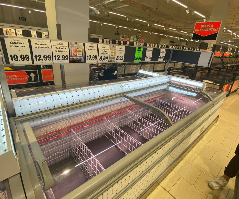Koronawirus w Łodzi. Mieszkańcy szturmują sklepy przygotowując się na armagedon. To niewłaściwe i niewskazane