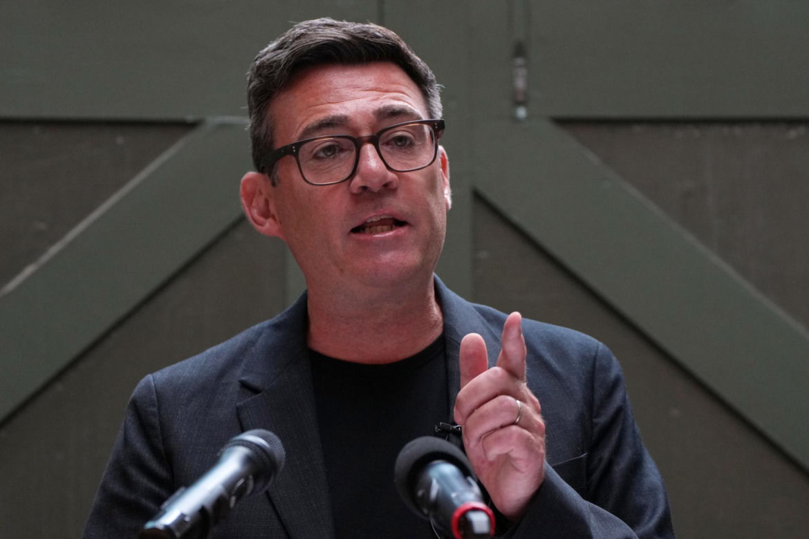 Andy Burnham został w poniedziałek 59. premierem Wielkiej Brytanii - potwierdził Pałac Buckingham