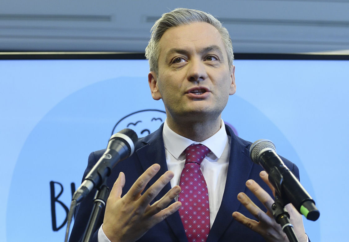 Biedroń zaprasza żonę Adamowicza do swojej partii