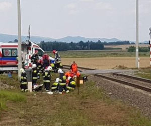 SZYNOBUS ZDERZYŁ SIĘ ze skuterem. Jedna osoba nie żyje!