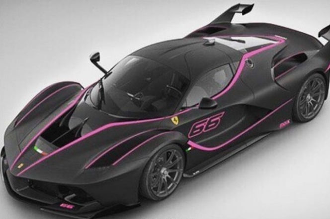 Ferrari FXX K - czarne z domieszką różu