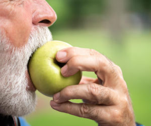 Czy przy cukrzycy można jeść jabłka? Odpowiedź obala popularny mit dietetyczny