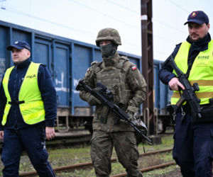 Wojsko na peronach. Dlaczego żołnierze patrolują dworzec? Czy mieszkańcy mają powody do obaw?