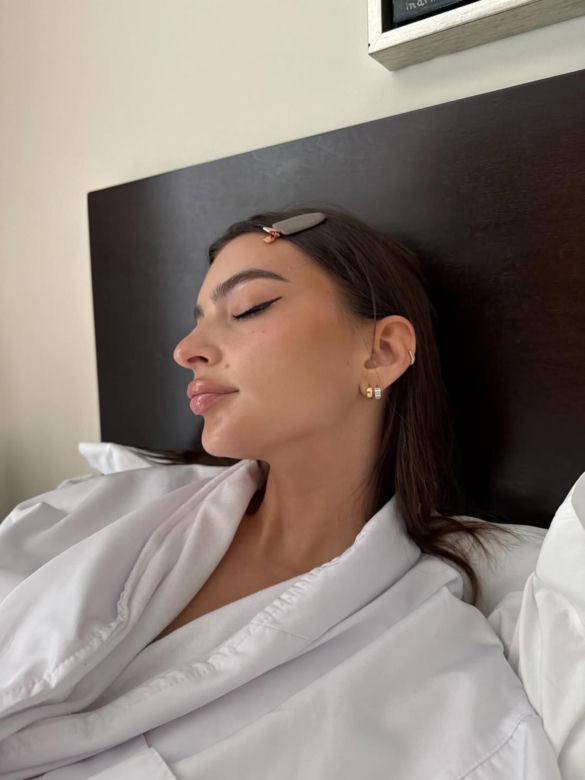 Emily Ratajkowski