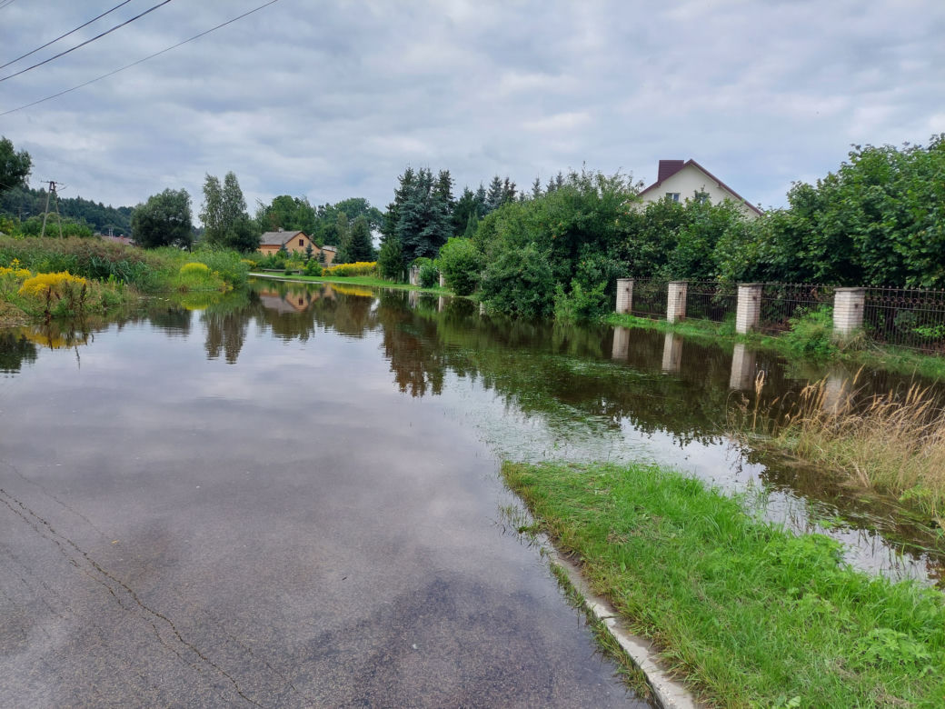 Alarm przeciwpowodziowy w Wąchocku. Burmistrz ogłosił alarm