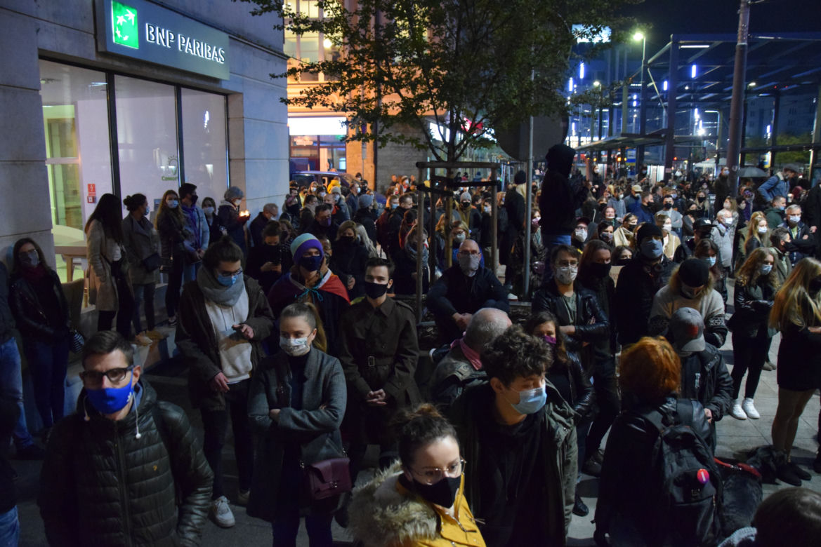 Protest kobiet w Katowicach. Tłumy strajkują przeciwko zakazowi aborcji