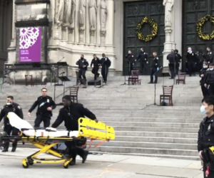 Strzelanina pod katedrą w Nowym Jorku. Zamaskowany napastnik krzyczał do policji: Zabijcie mnie 