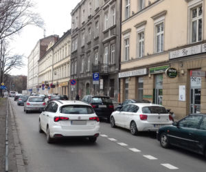Kraków: Urzędnicy zabrali jeden pas na Dietla i zrobili tam... parking