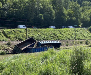 Trwa naprawa torów po wykolejeniu się pociągu